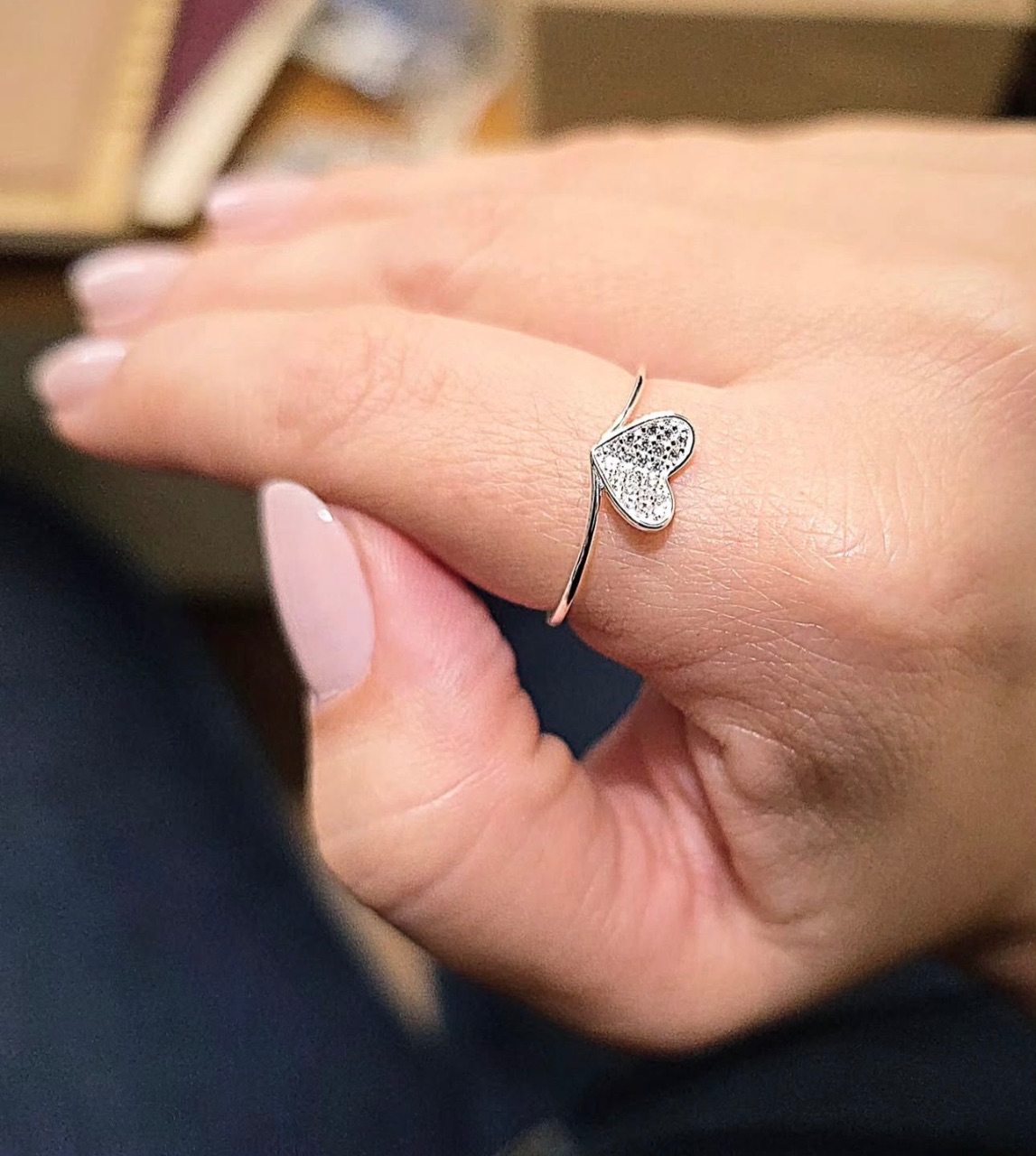 Anel coração cravejado